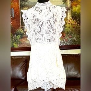 Plain white lace dress / size 6 (Y-W)
